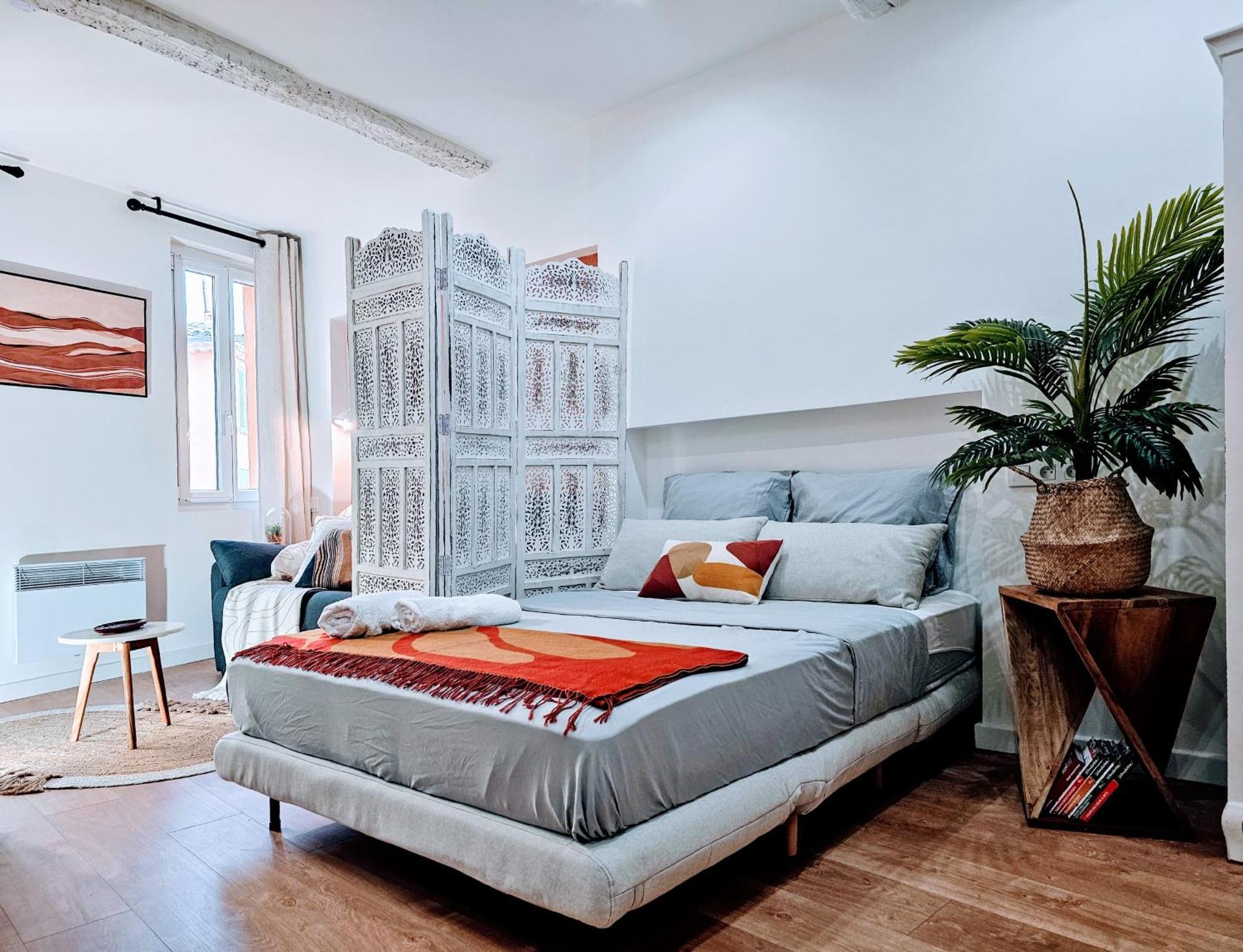 Studio Aux Pieds Des Parfumeries Грасс Экстерьер фото